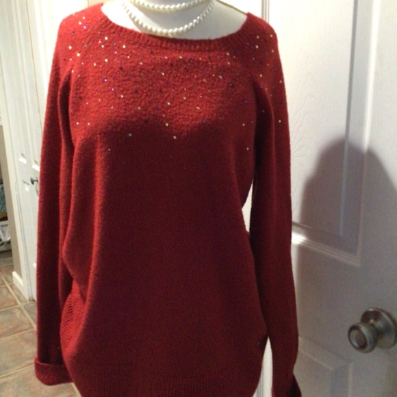 Red sweater - Picture 4 of 6